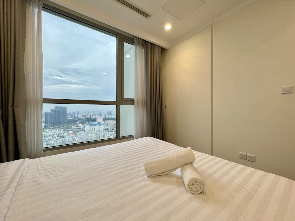 Landmark Apartment in Vinhomes Central Park