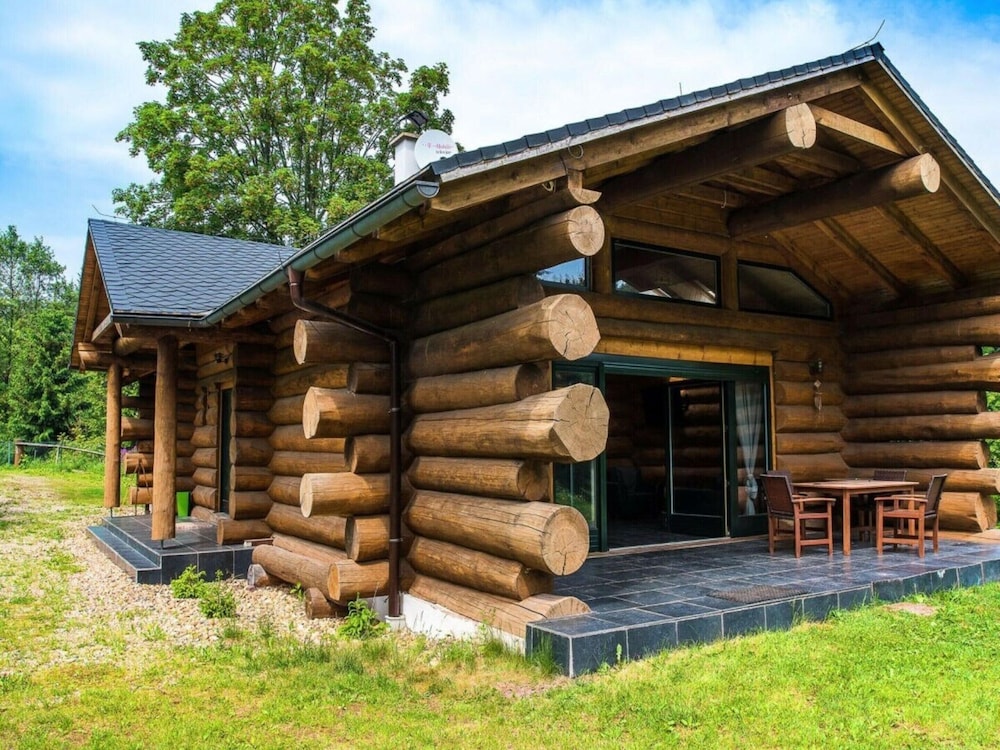 Spacious Holiday Home With Internet