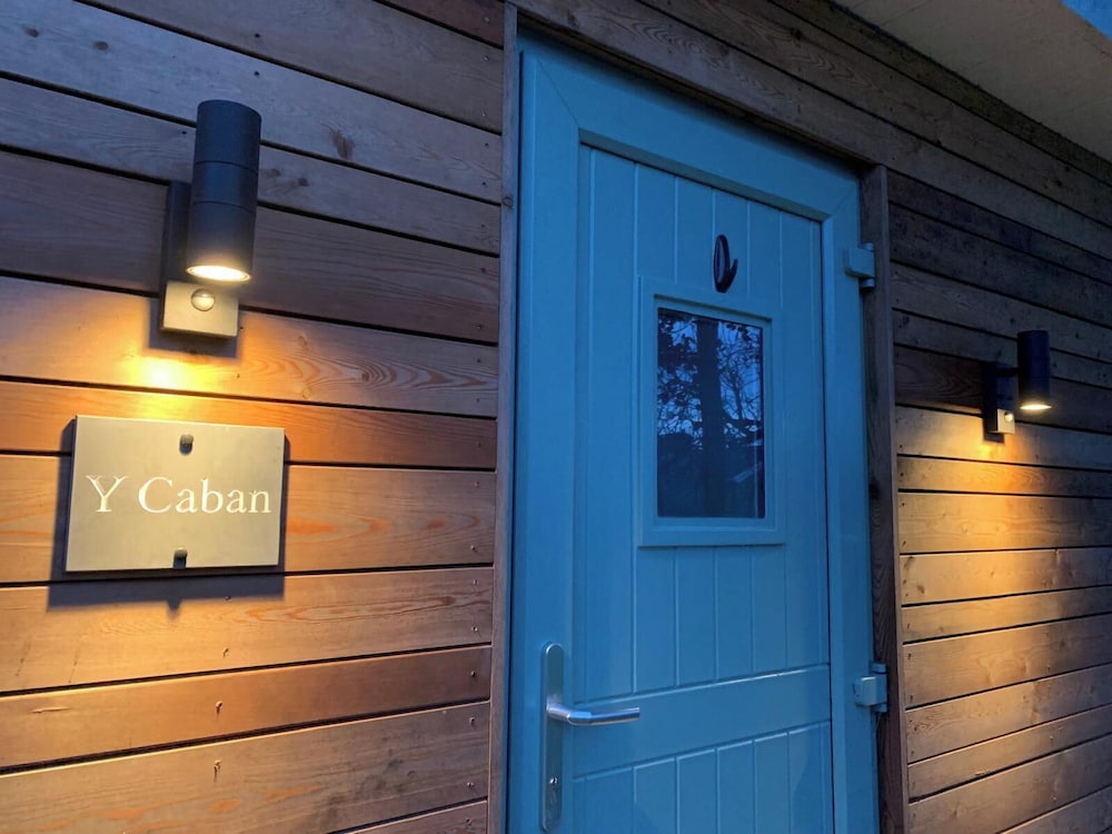 Y Caban-the Cabin-1 Bed-sleeps 2-parking-fast Wifi