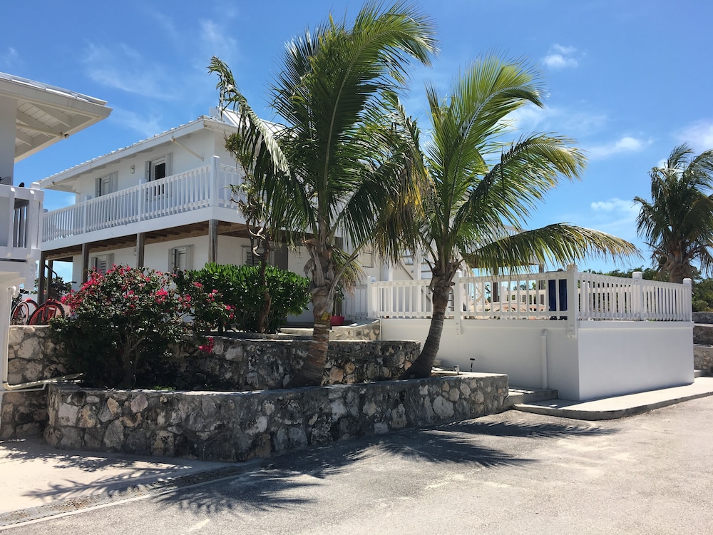 Caribbean Sea Breeze Villas