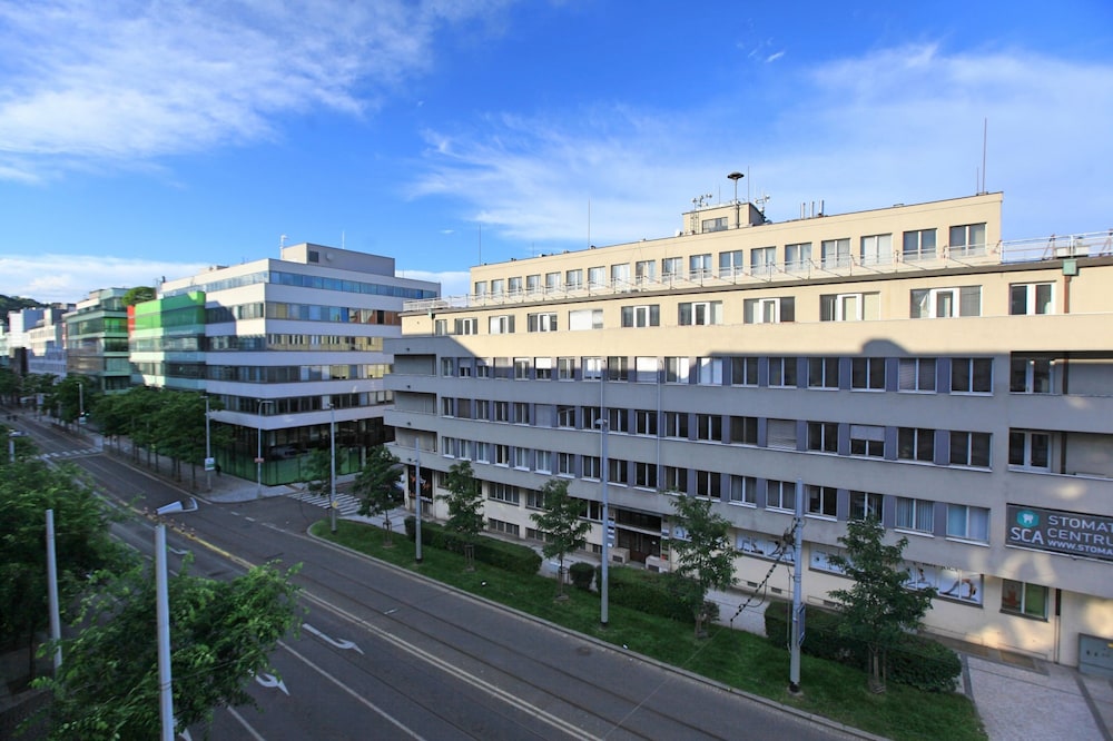 Angel City Apartments