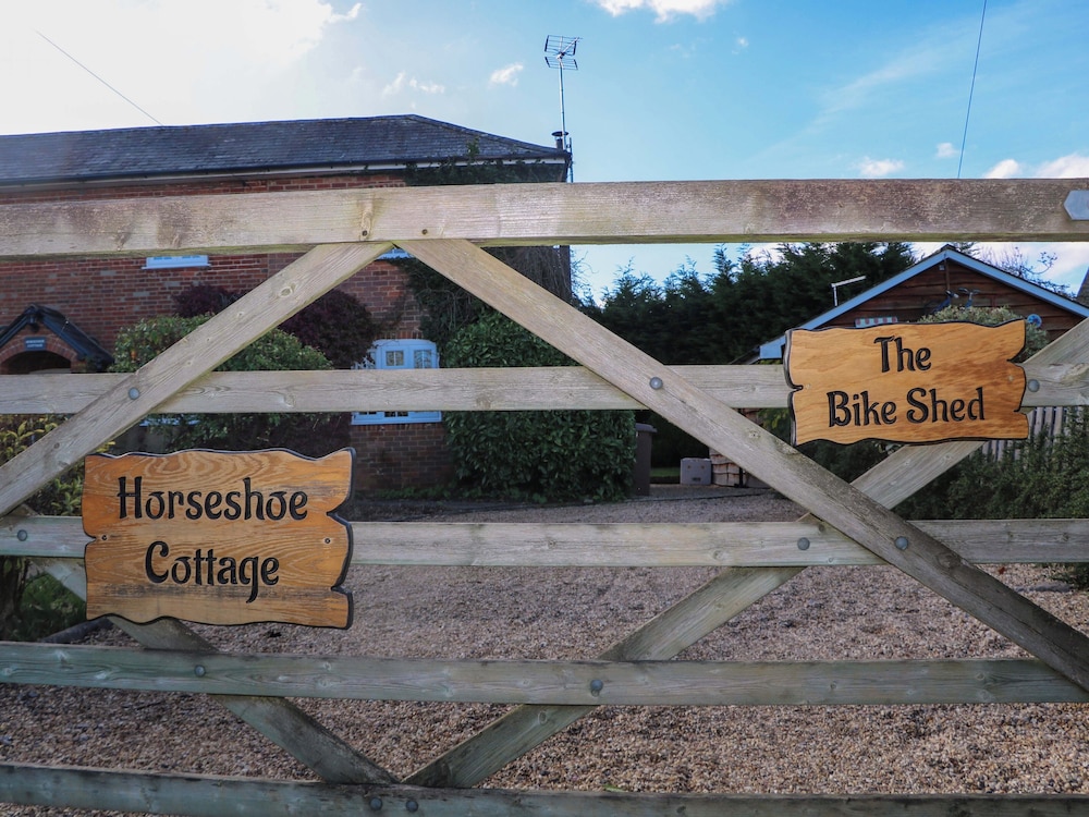 Horseshoe Cottage
