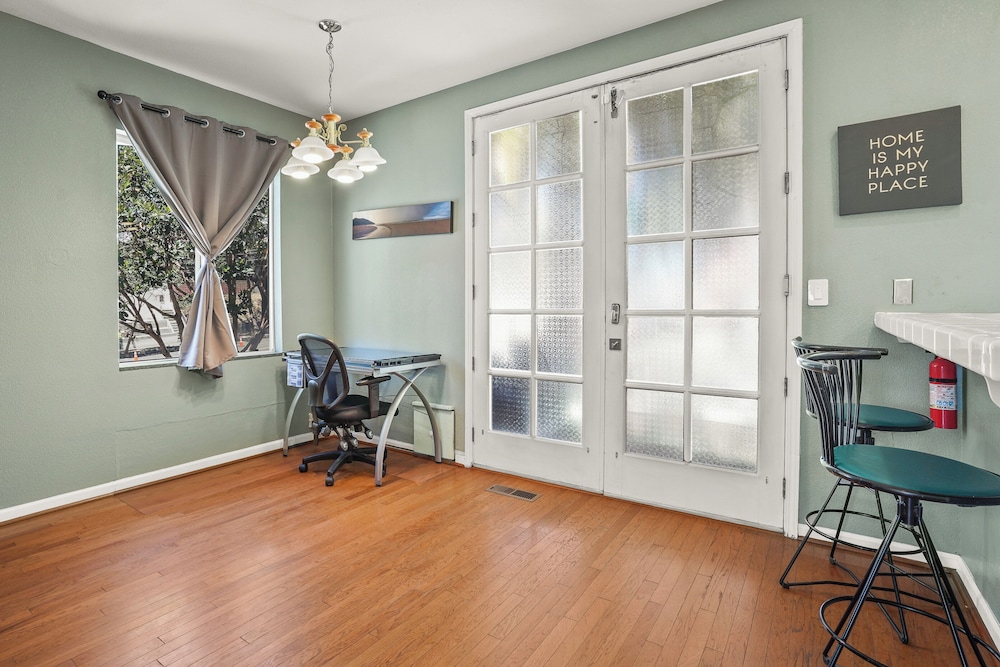 Beautiful Spacious 4BR in Silver Terrace