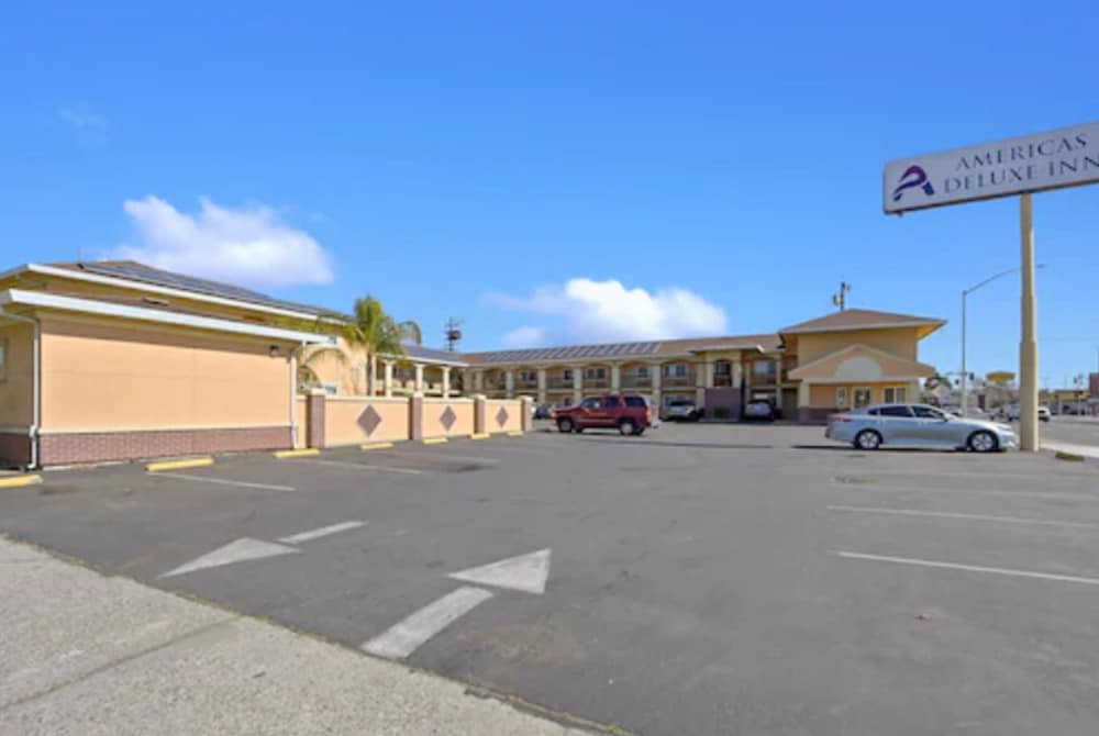 America's Deluxe Inn, photo 30