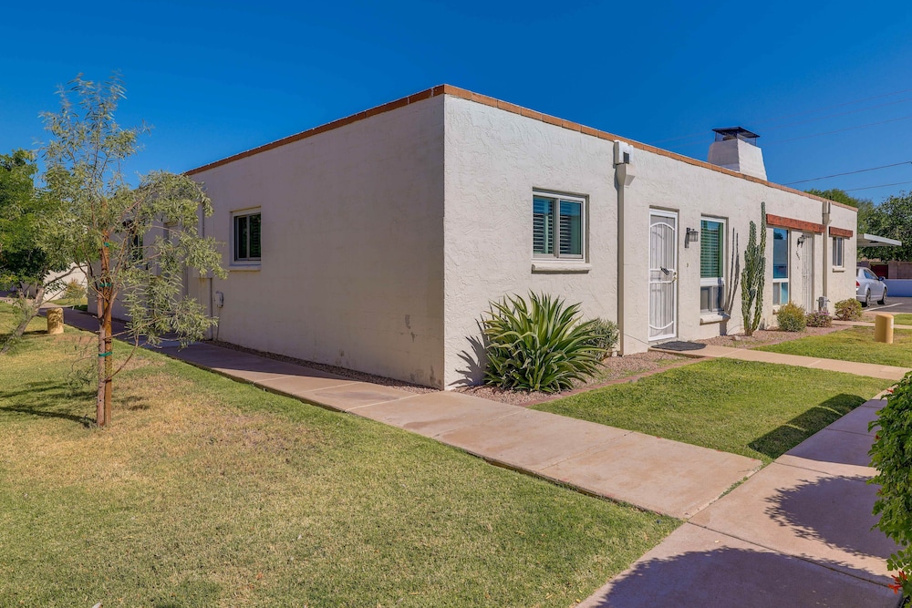 Scottsdale Condo w/ Community Pool Access! - Property Image 4