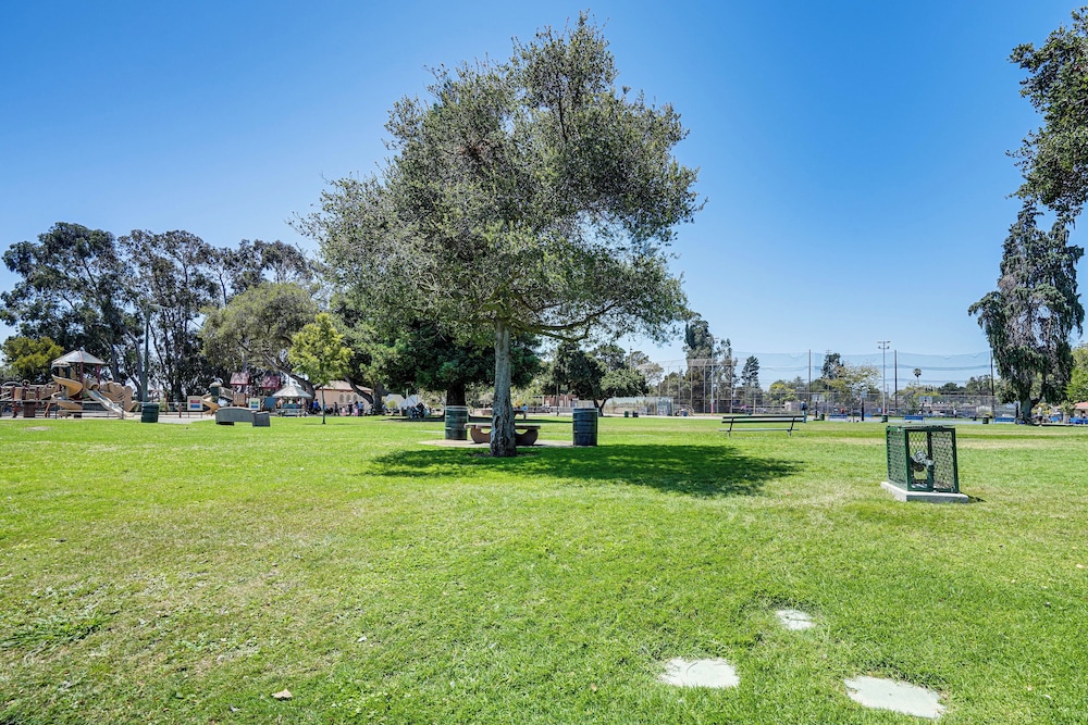 Stroll to SF Bay Beaches! Cozy Home in Alameda