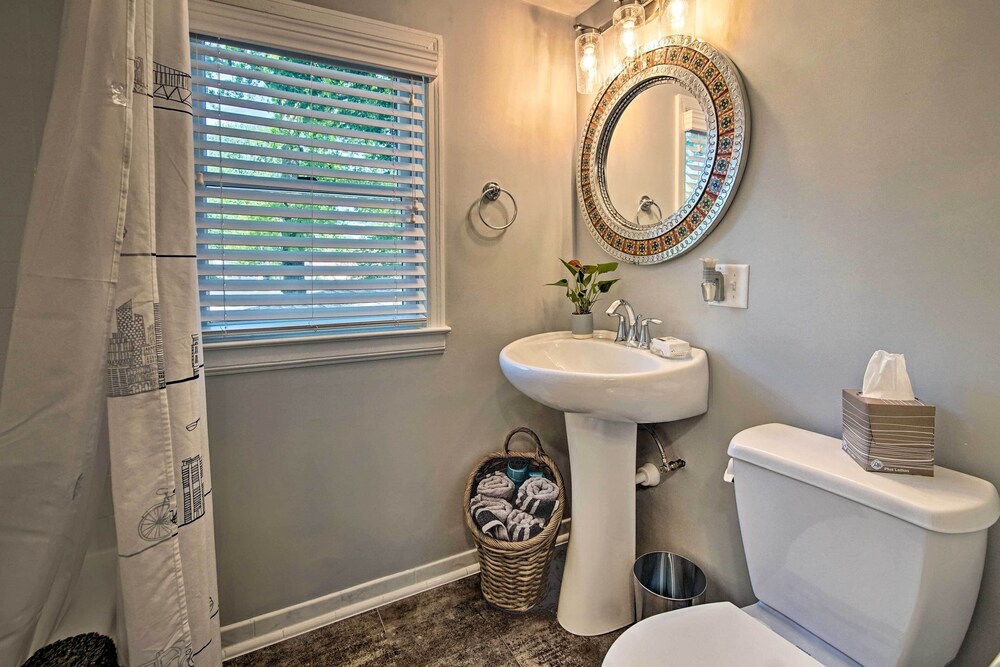 Emporia Vacations - Cute Emporia House - Mins to Downtown  Esu! - Property Image 17