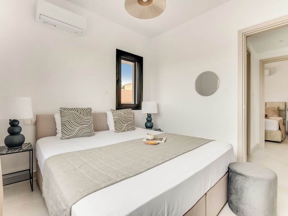 Sanders Only Limassol - Full Building