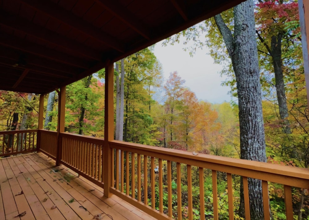 Eagles Nest 1 Bedroom Cabin