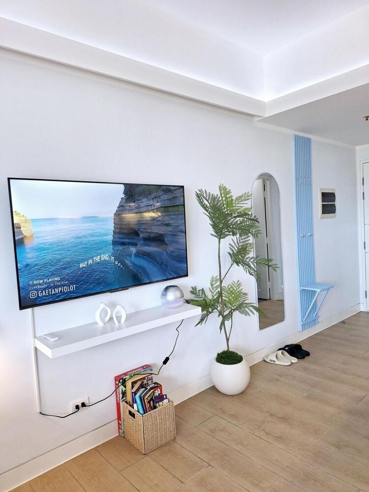 Luxury Coastal, Grand Canal View