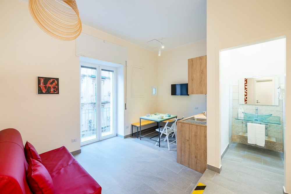 Central Station Housing - Apartment 2 by Wonderful Italy