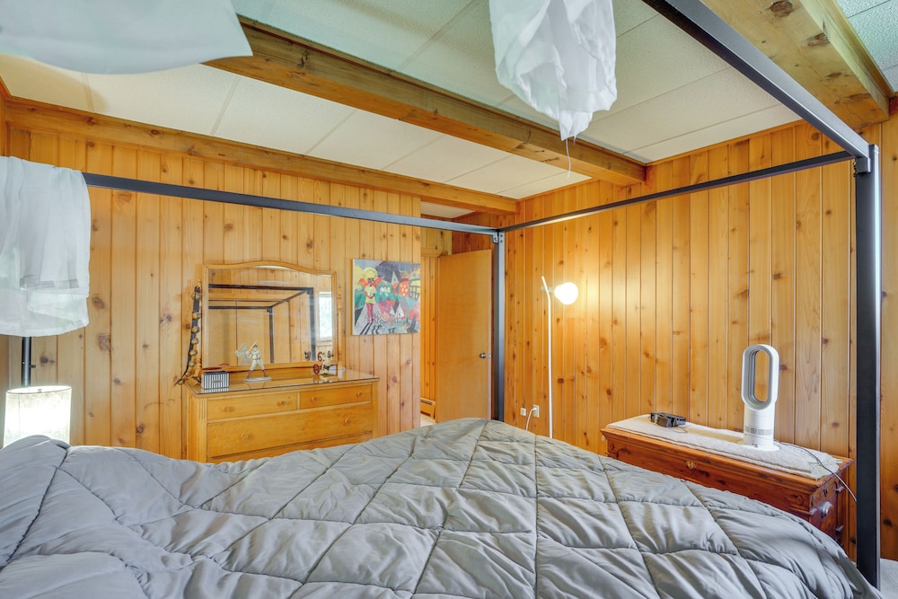 Private Beach on Lake Michigan: Oostburg Home
