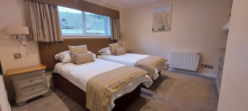 Loch Rannoch Highland Club Pine Marten Lodge 08