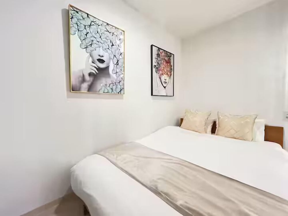 Kuromon Central Self Inn302