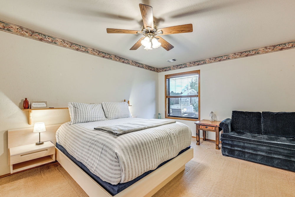 Mtn-view Family Home w/ Grill in Flagstaff!