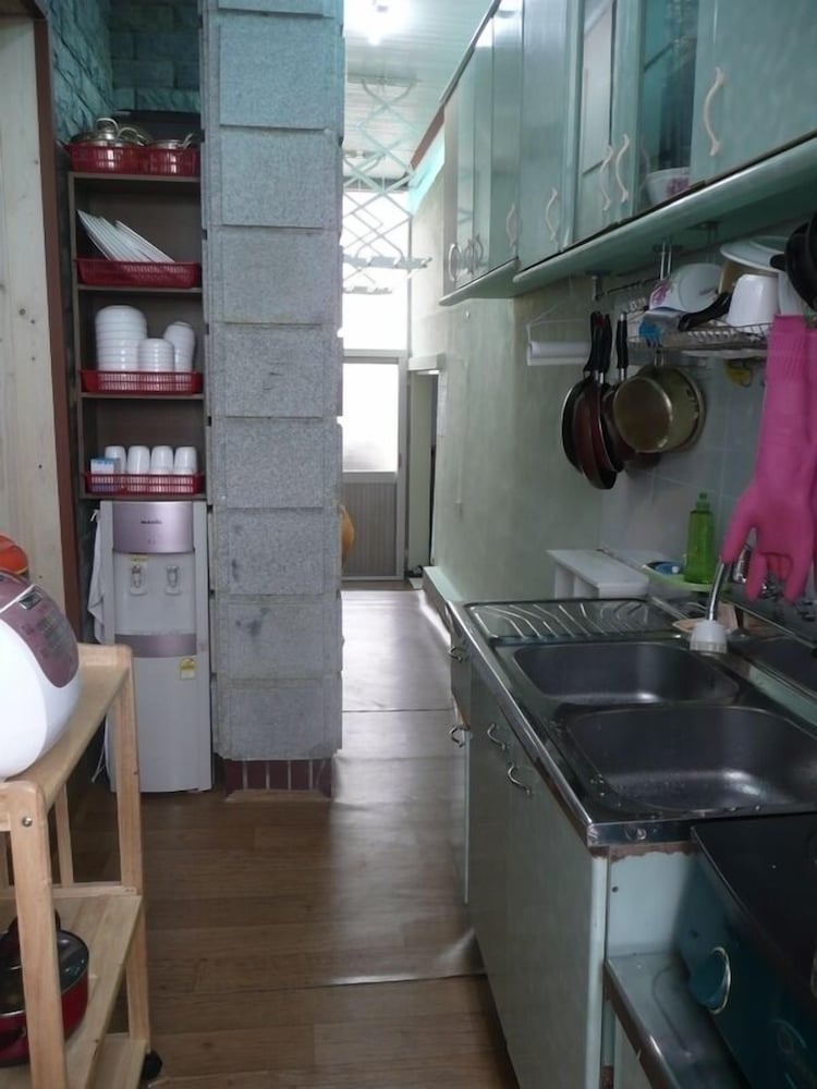 Springflower Guesthouse - Hostel