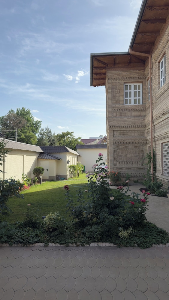 Ikat Villa