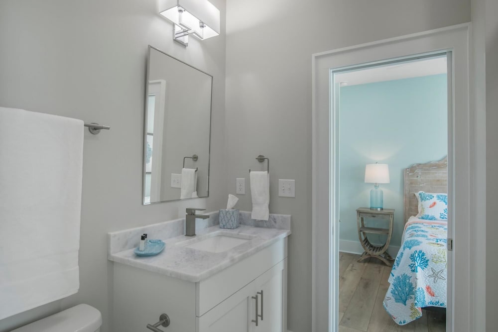 Luxurious Pelican Place Cottage in Gulf Shores