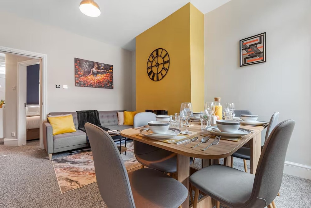 Stylish 3-bedroom Home 14mins to Co-op Live Arena