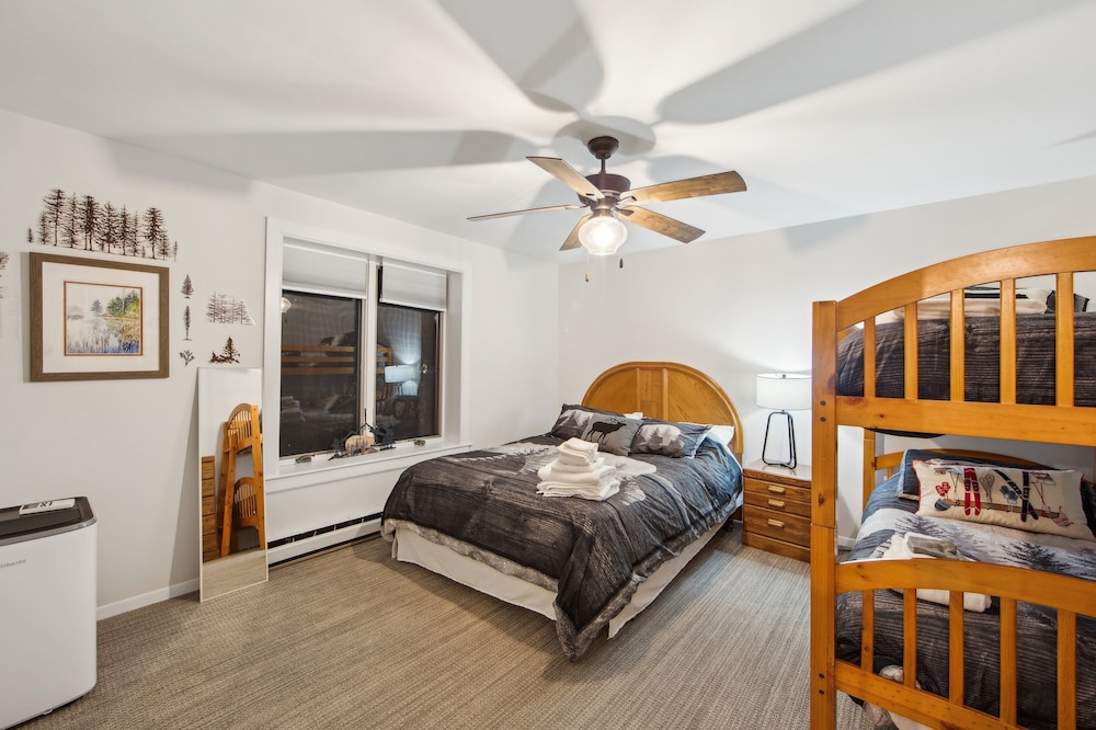 Hudson 76i - A Stylish Mountain Retreat 2 Bedroom Townhouse by The Summit at Gore Mountain