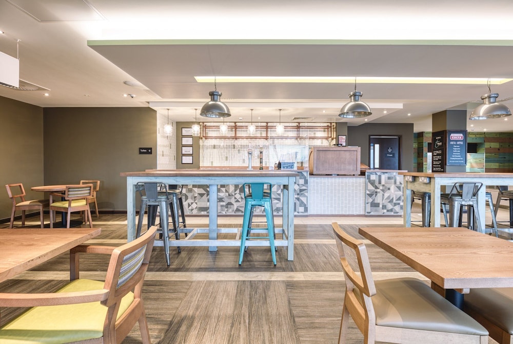 Premier Inn Wokingham Town Centre, photo 6