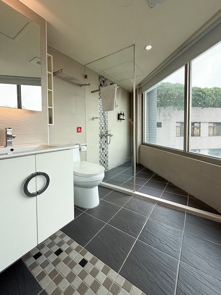 ElEnce Hotel