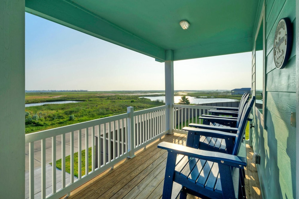 Baydream Believer by Avantstay Pool, Views view 4