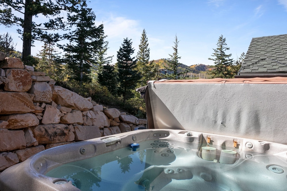 Lookout at Deer Valley Resort - Four Bedroom Residence with Spa #6559 4 Condo