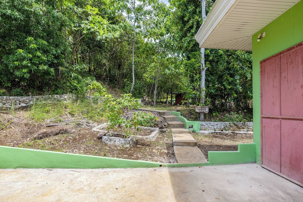 Villa Jolam - Family Haven in an Island Paradise