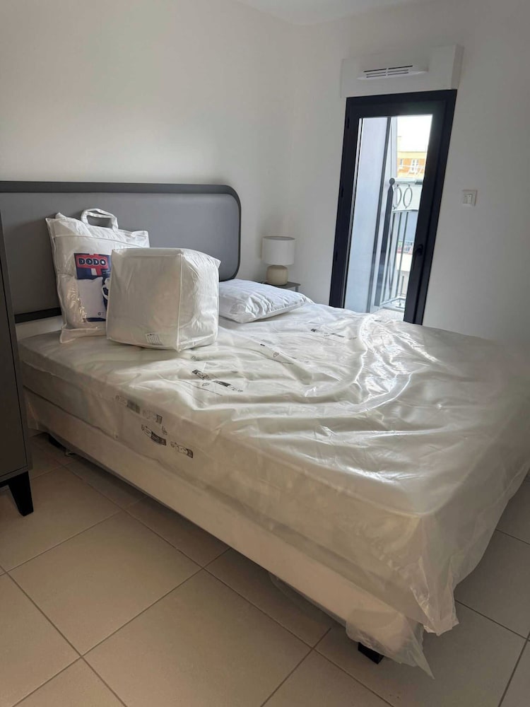 Charming Appt - 3bdr/8p - Near Paris & La Defense