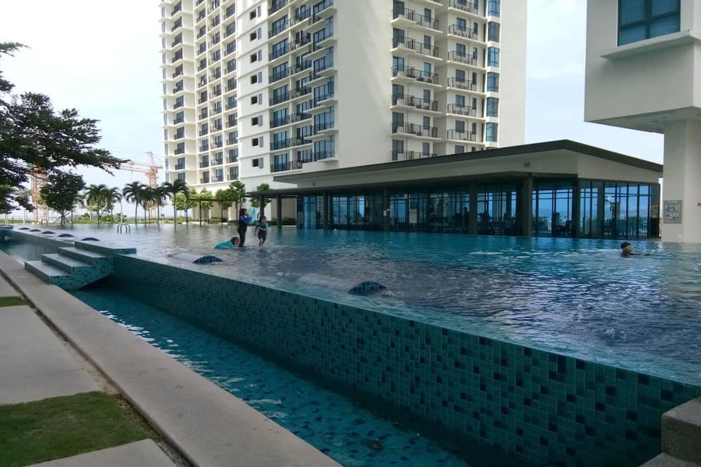 Trefoil @ Setia City Condotel