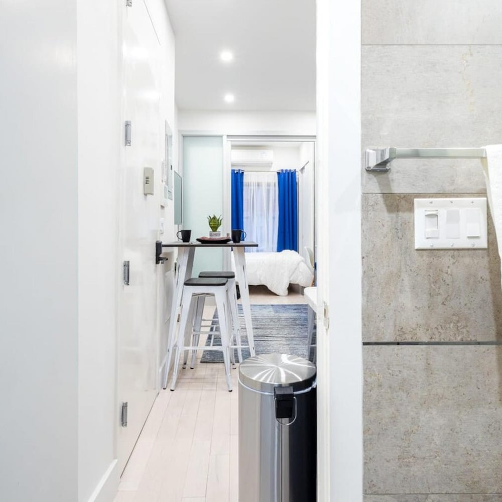 317-1an - New Modern 1BR W D Walk to Central Park