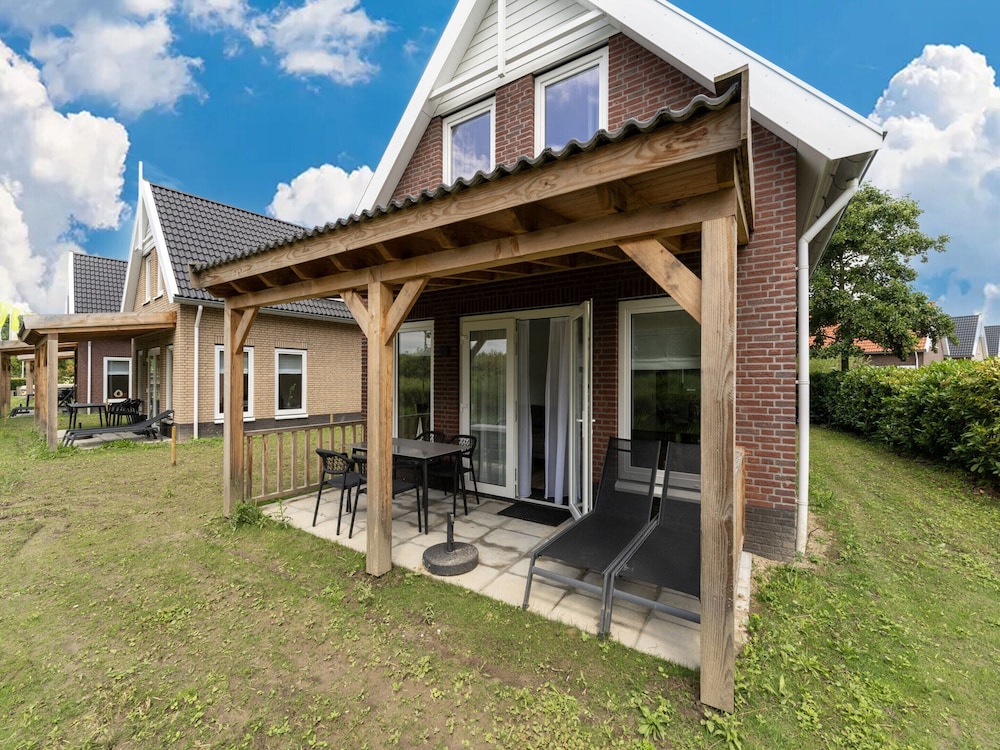 Waterside Retreat Sauna, Garden and Fishing Jetty view 4