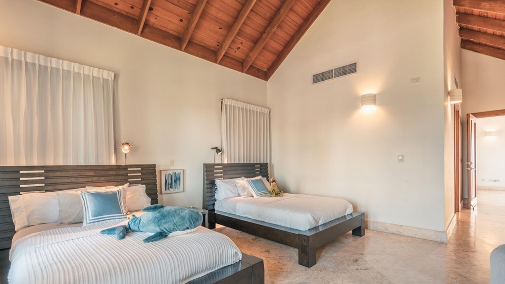 Tropical Villa With Maid and Butler in Cap Cana view 2