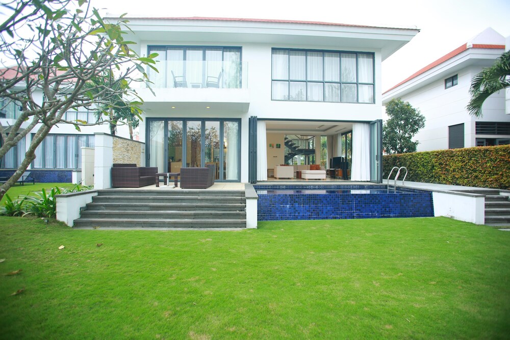 Vacation Homes Pool Villa