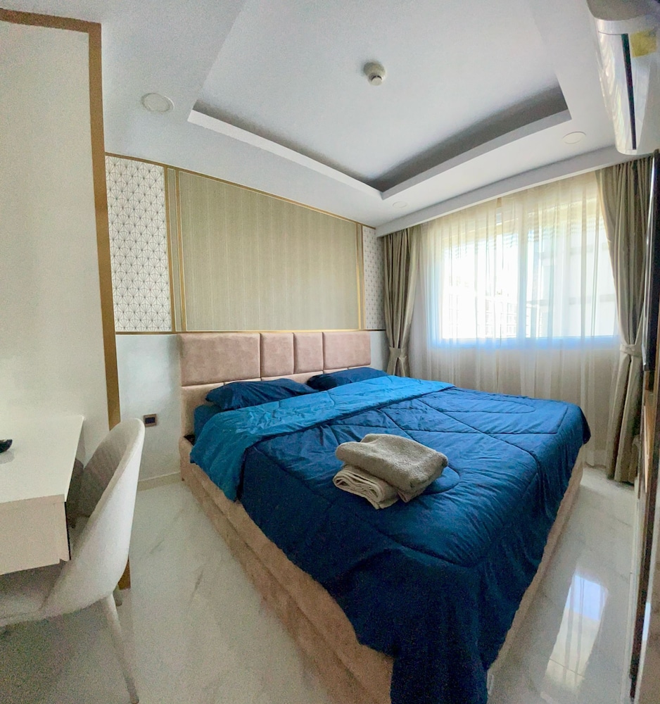 Dusit Grand Park 2