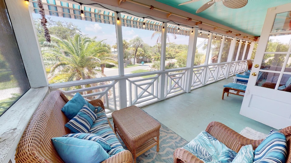 Thirst N' Howl by Tybee Vacation Rentals
