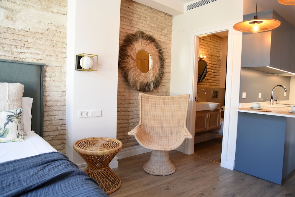 Honest Sevilla Hotel 31