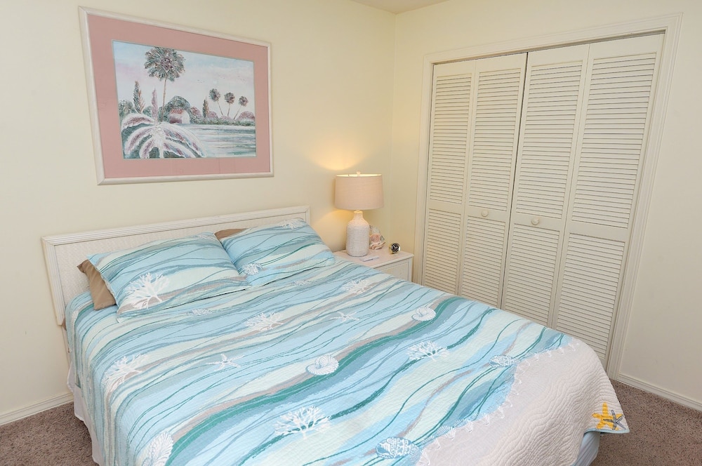 133 West Leslie Lane 2 Bedroom Townhouse