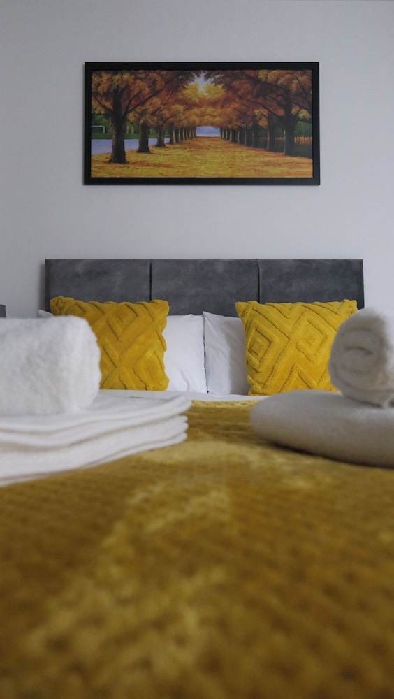 Modern House - 3 Bedrooms - 1 Bath - Mancity