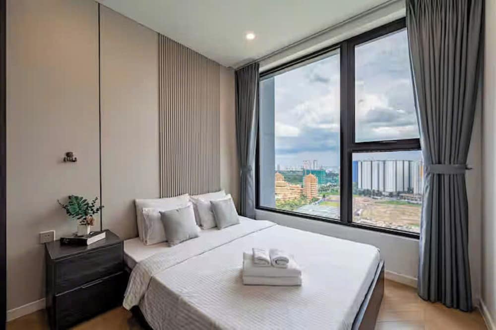 Kluxstay Lumiere Riverside Residence