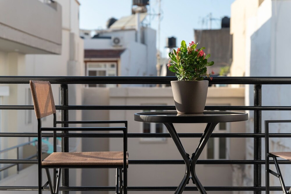 Saint Matthew Central Apartment by Senaon