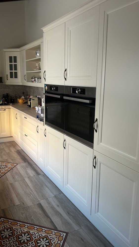 House -sleeps6, Pet Friendly, Garden, Fireplace