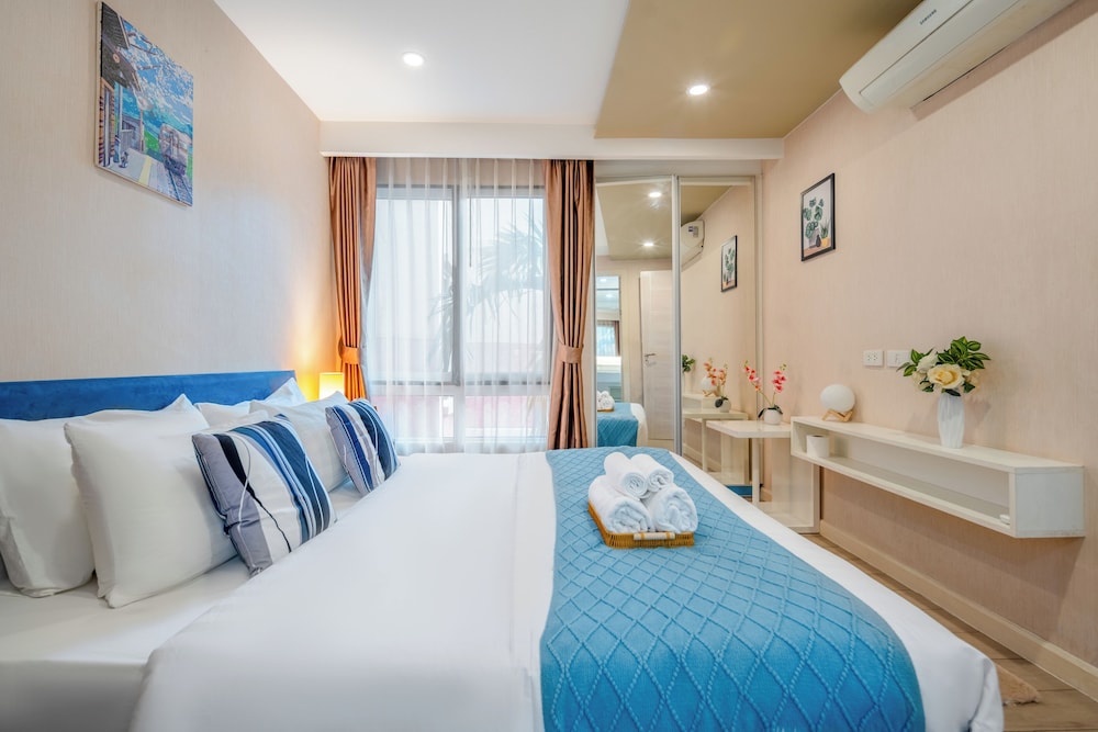 Seven Seas Condo Resort steps to Beach