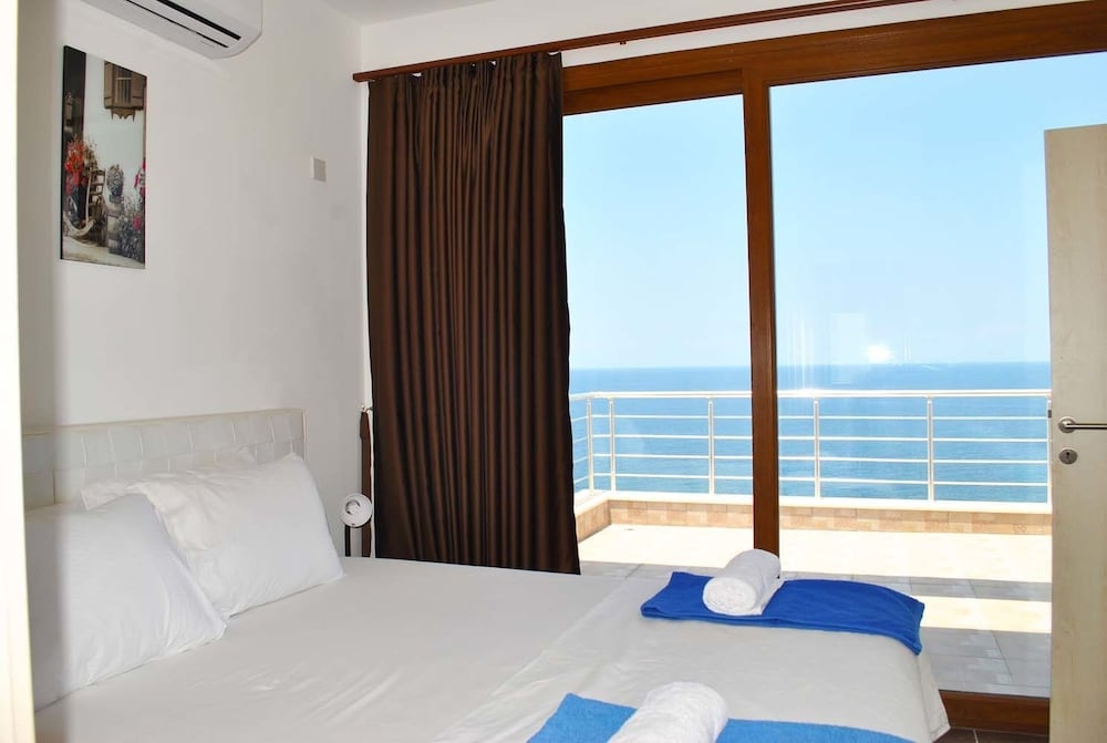 Villa Blue Ocean by Amy Villa view 2