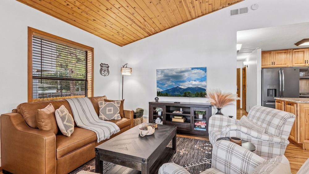 Kiowa Cabin Hideaway 6-guest Mins to Dwtn Trails