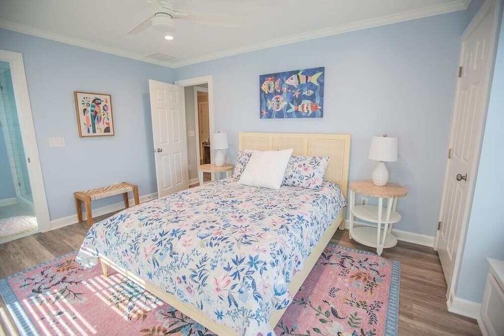 Three Girls 5 Bedroom Home by RedAwning