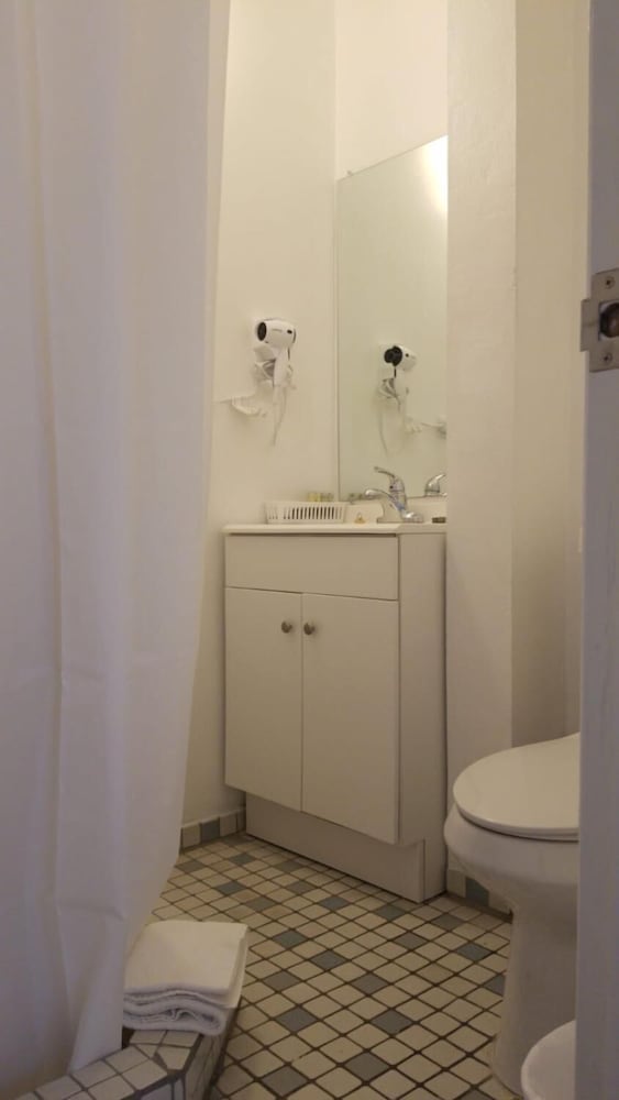 Aibonito Hotel 208, photo 15