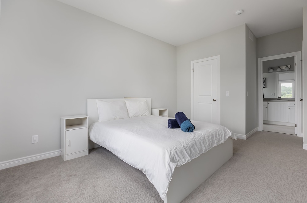 Luxury Bungalow mins Niagara falls & Brock uni