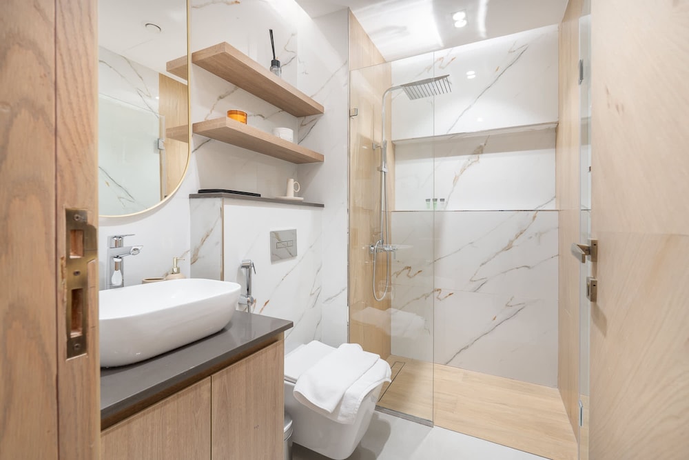 Peaceful Studio Flat That Sleeps 2 in Jumeirah Village Circle